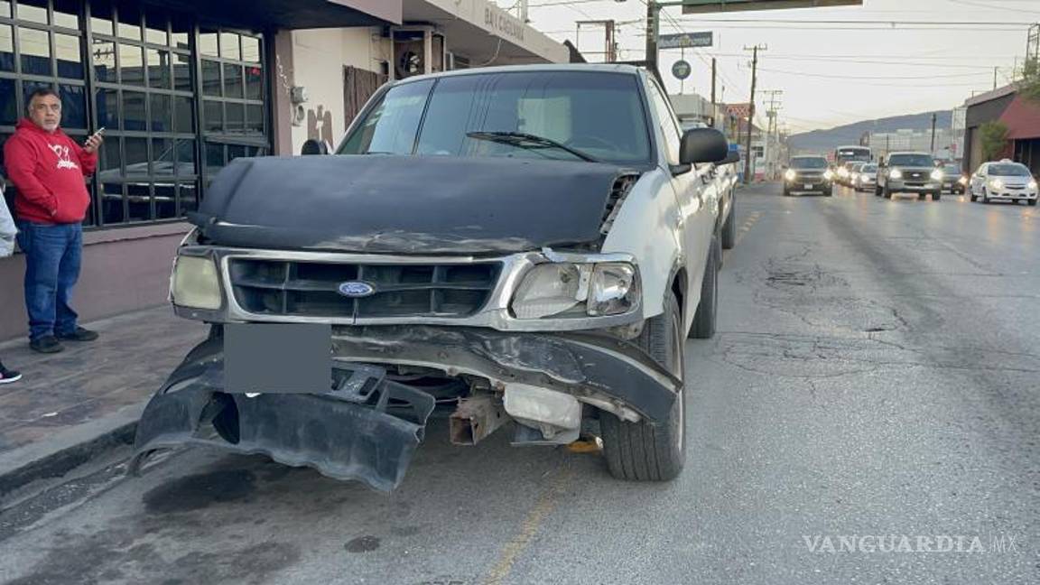 $!La camioneta tenía su luz en verde.