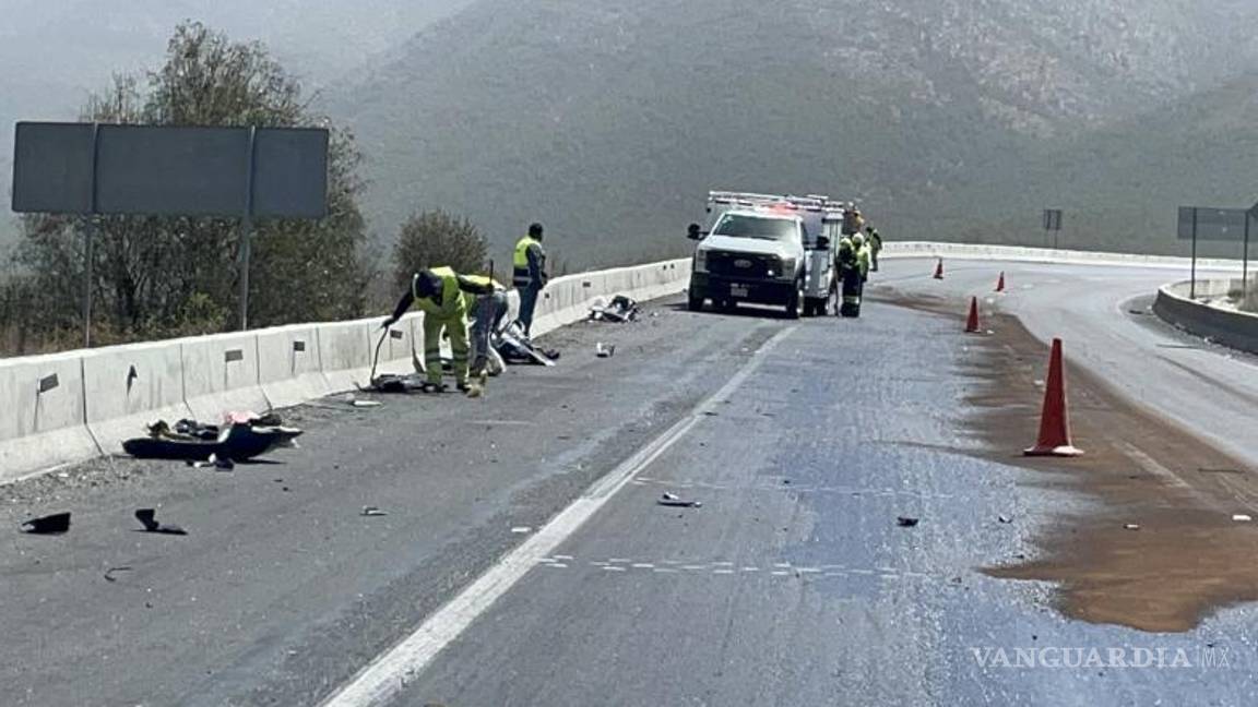 $!Personal de la Guardia Nacional coordinó las maniobras para retirar las unidades siniestradas y restablecer la circulación en la carretera 57.