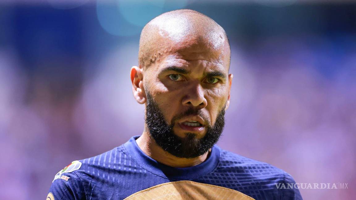 Dani Alves está fuera de Pumas tras su detención en Barcelona