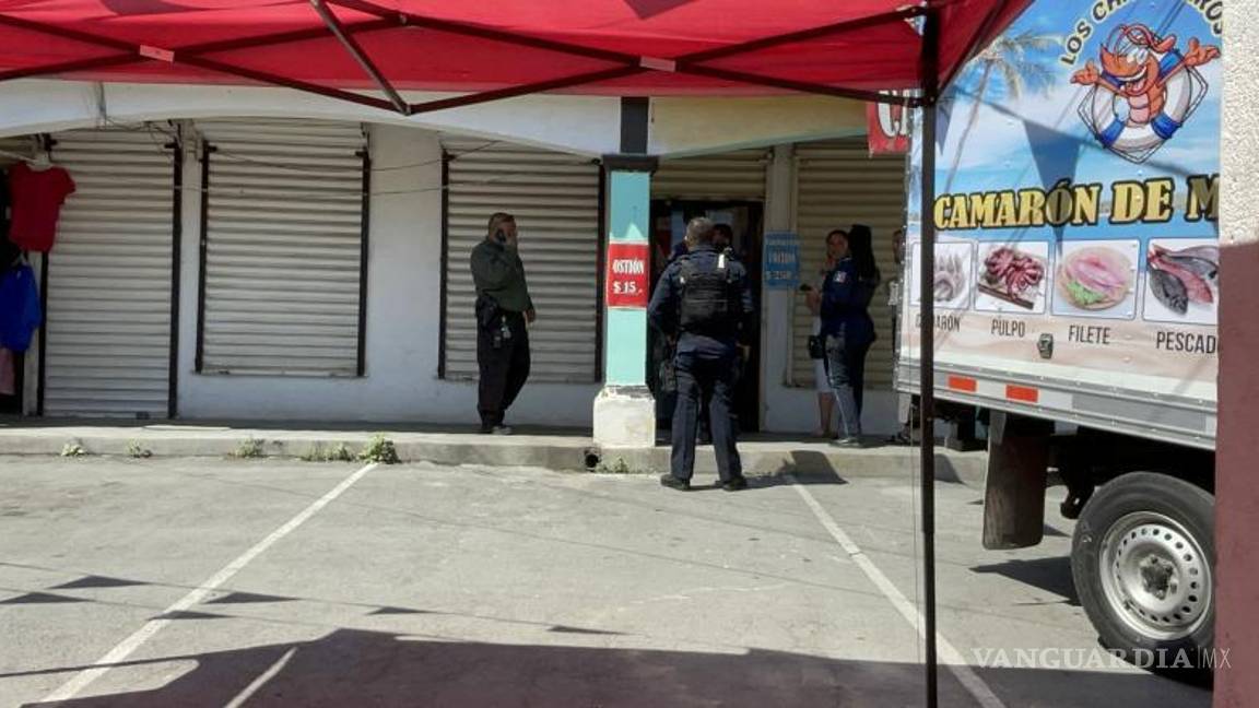 $!Personal de la FGE, Grpo Reacción Sureste, Policía Civil de Coahuila, peritos y servicios de emergencia llegaron al sitio para tomar conocimiento de los hechos.