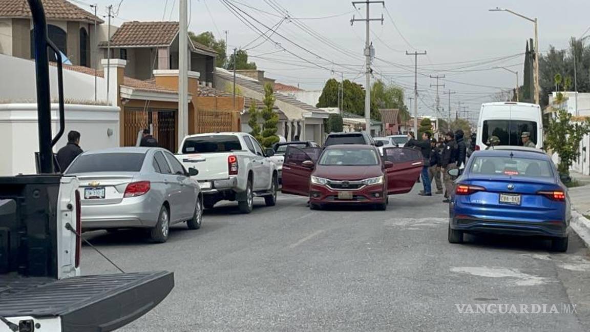 $!Peritos de la Fiscalía General del Estado trabajan en conjunto con la SEDENA y la Guardia Nacional para resguardar el proceso de registro y decomiso en la operación contra la falsificación de cigarros.