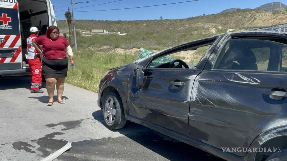 $!El auto sufrió cuantiosos daños.