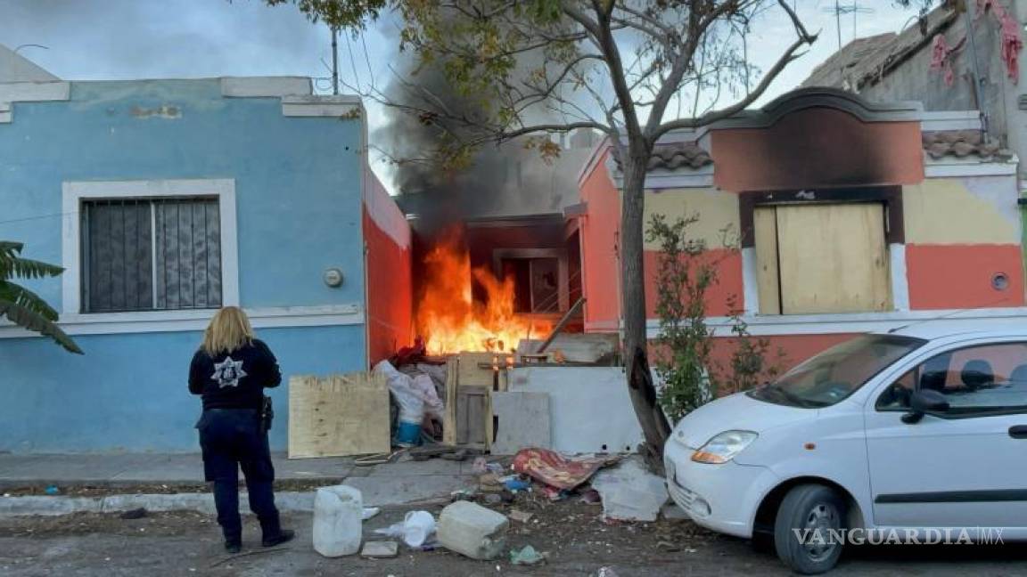 Saltillo: arde en llamas casa abandonada y alarma a vecinos de Mirasierra