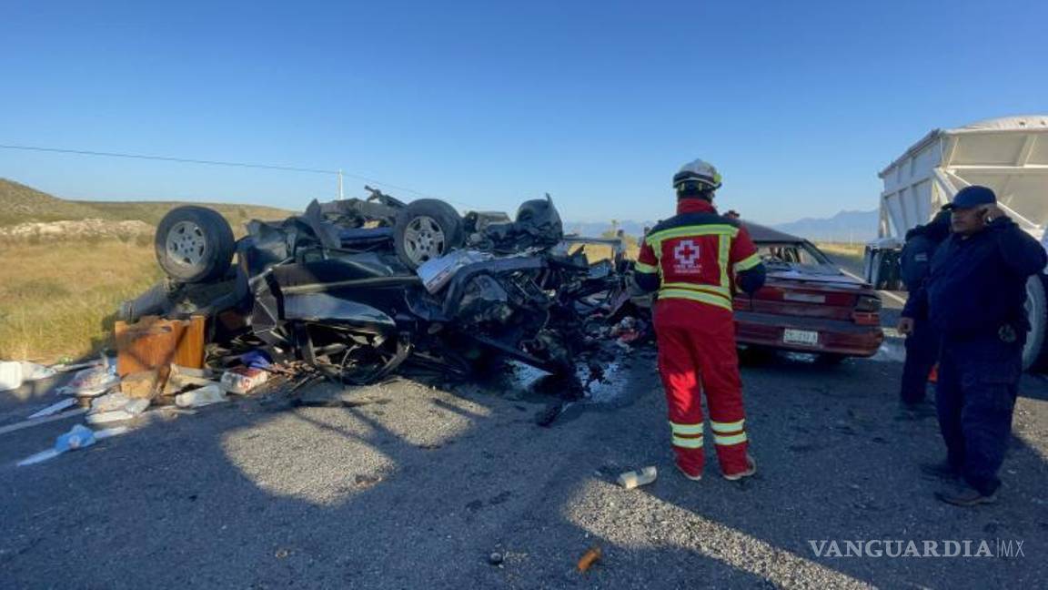 $!La colisión entre una Chevrolet Silverado y un Dodge Intrepid dejó cuatro muertos y tres lesionados.