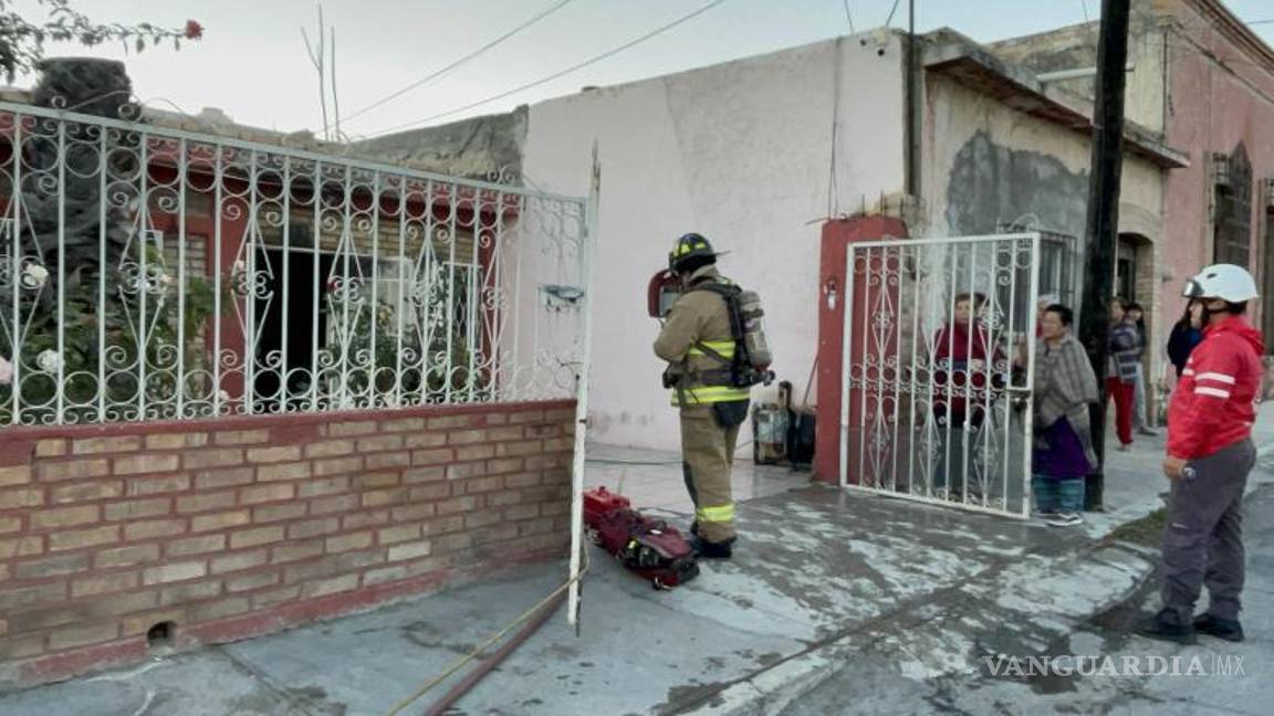 $!Bomberos acudieron al lugar del siniestro.