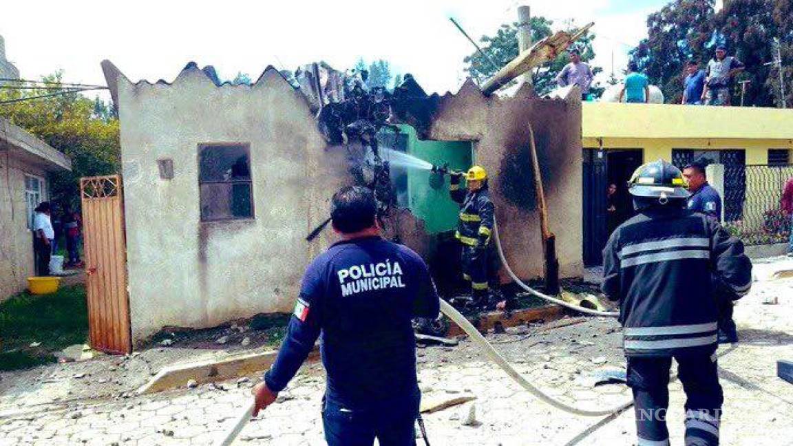 Avioneta se estrella contra una casa en Puebla; hay tres muertos