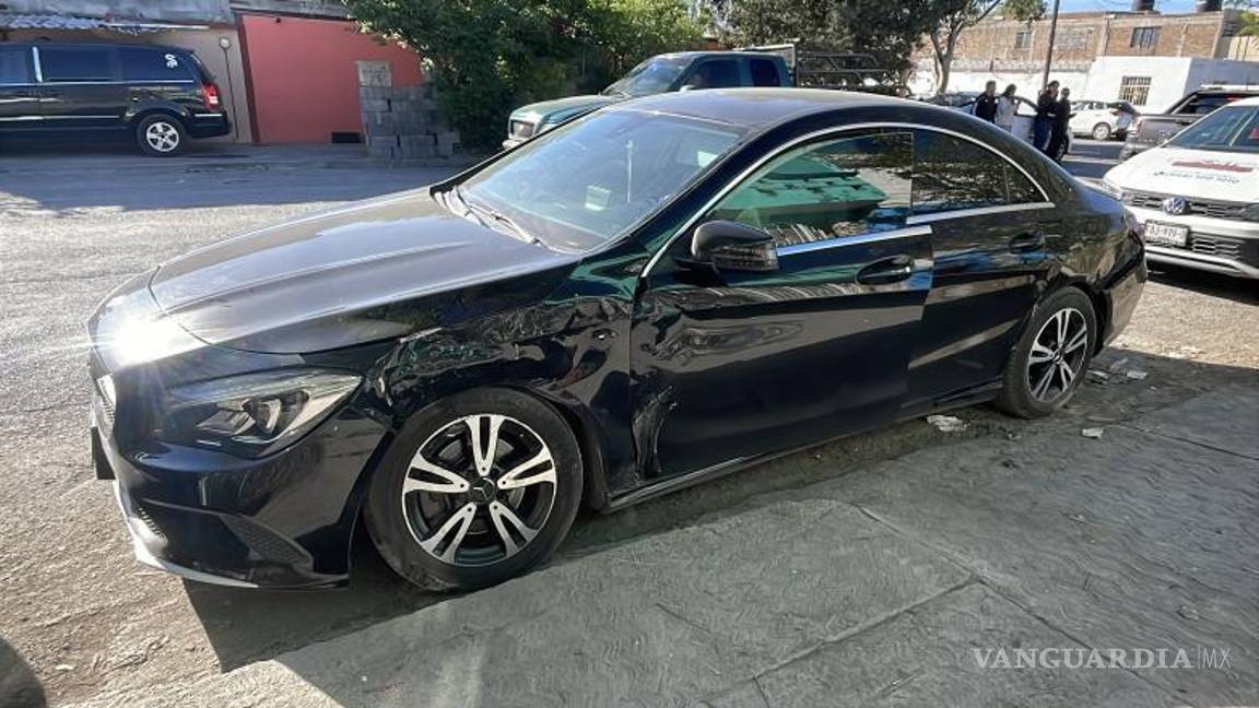 $!El accidente se registró cuando otro vehículo le cerró el paso en un cruce.