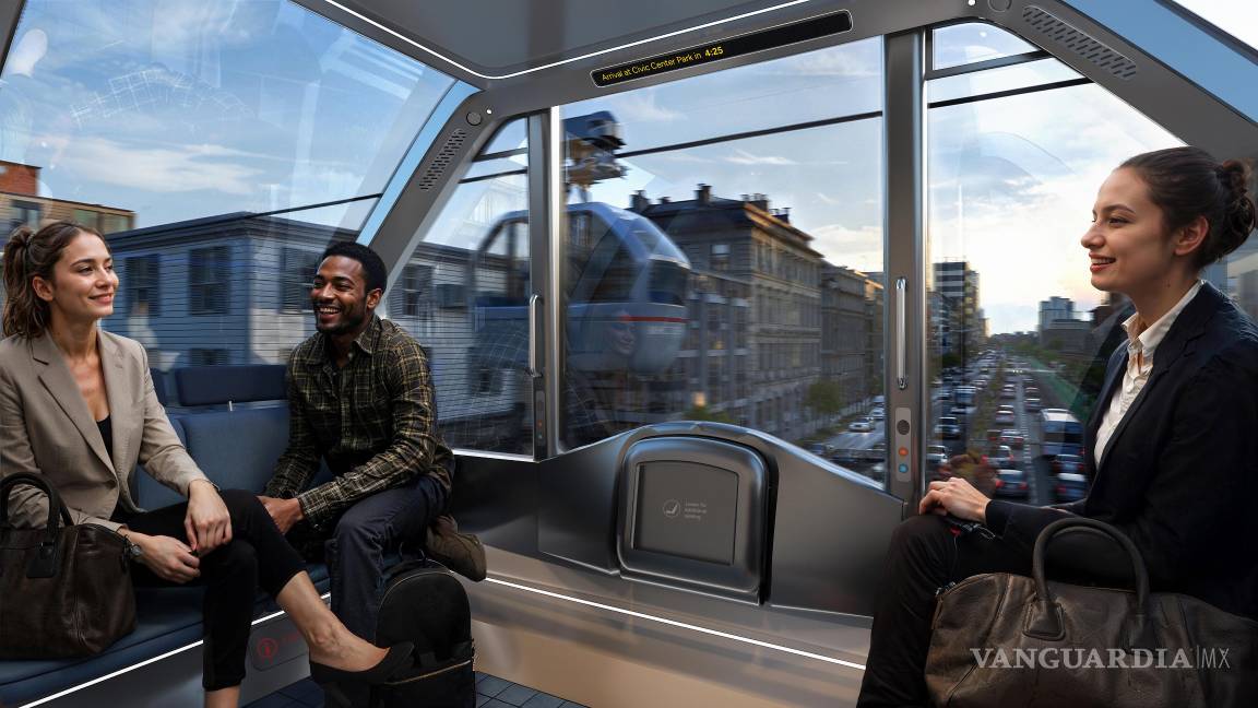 $!Pasajeros en el interior de una cabina de transporte eléctrico Whoosh. Foto: Whoosh-Hold-LP.