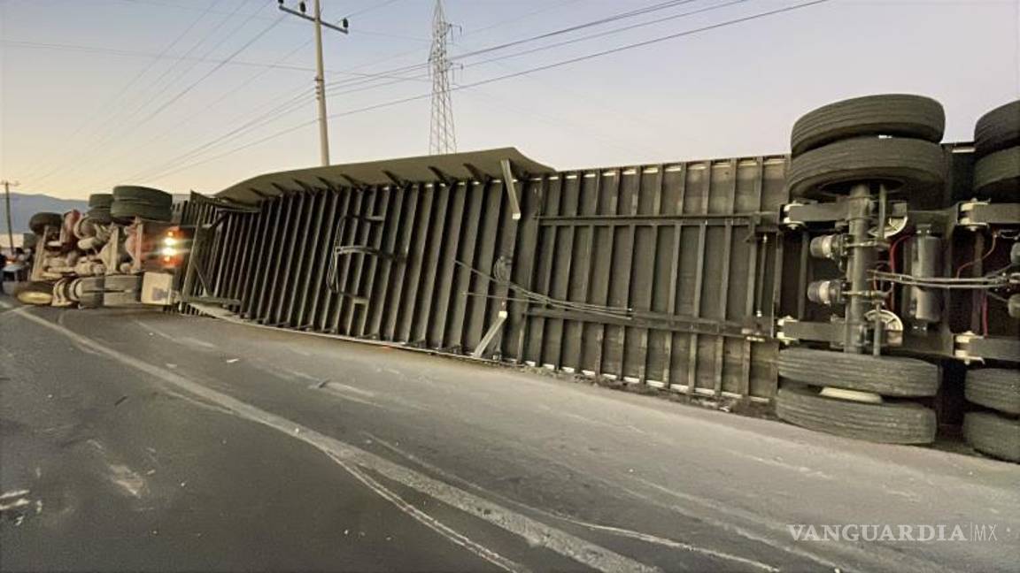 $!El joven conductor resultó ileso pese a lo aparatoso del accidente registrado en dirección a Arteaga.