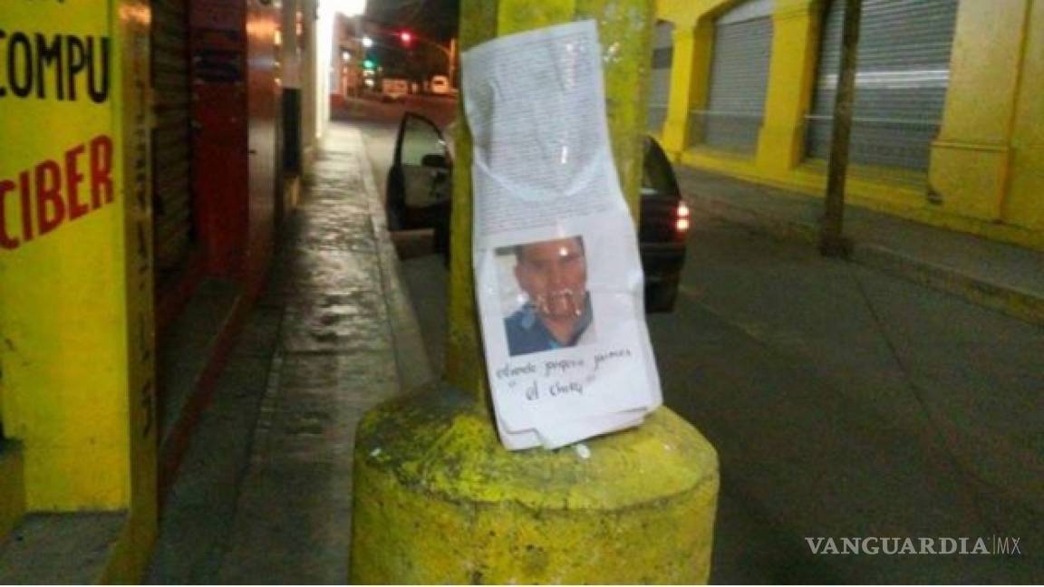 Tapizan calles de Iguala con narcomensajes