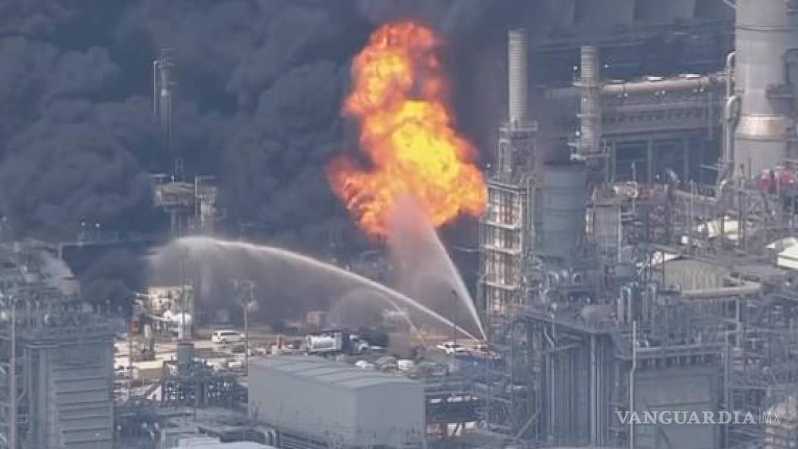 Reportan explosión en planta de Deer Park; Pemex descarta incendio en su refinería