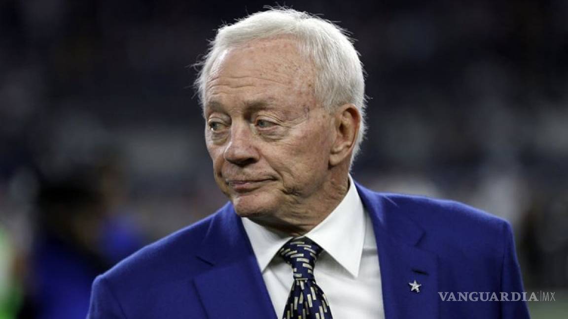 Jerry Jones cortado de la radio luego de maldecir dos veces al aire