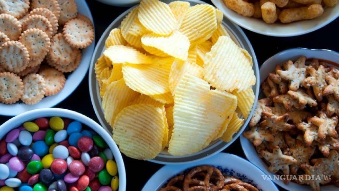 Fácil acceso a la comida chatarra sería la causa del sobrepeso mundial