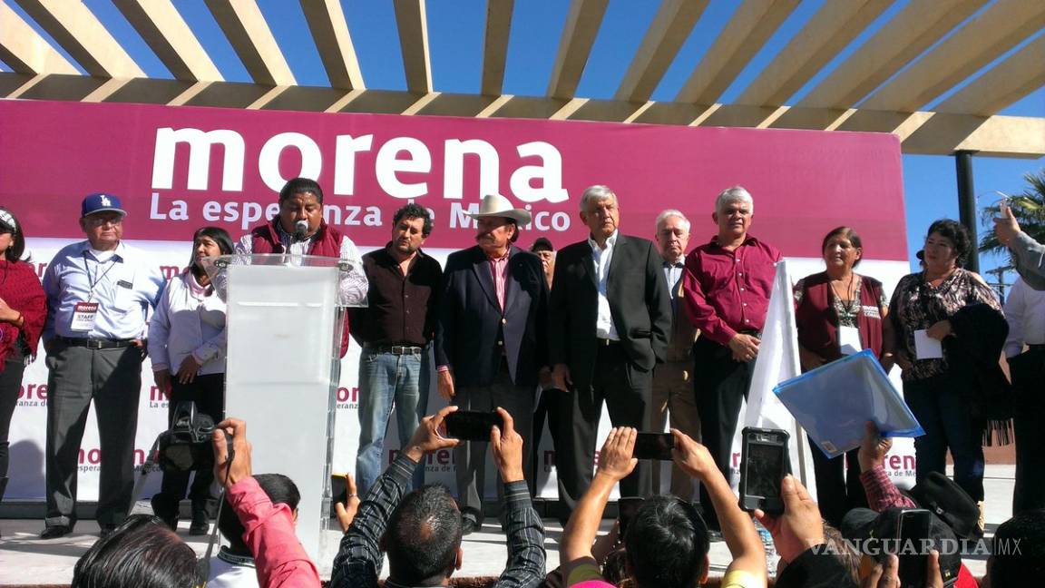 Arranca López Obrador gira por Coahuila, acompañado por Armando Guadiana