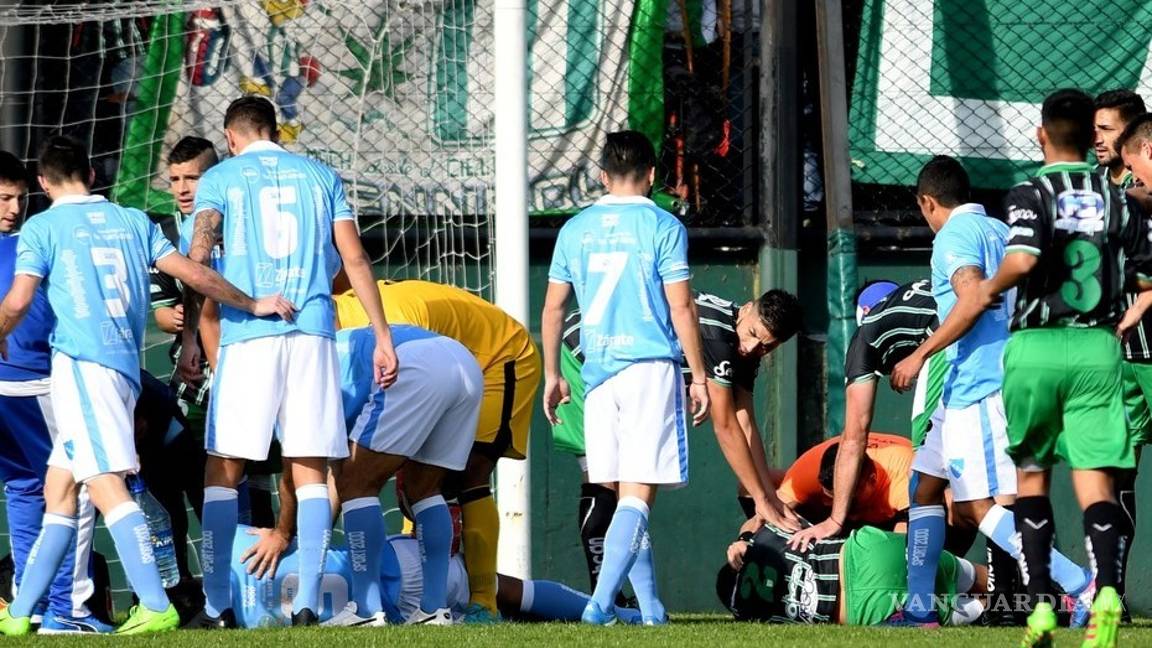 $!Árbitro salva la vida de futbolista en Argentina