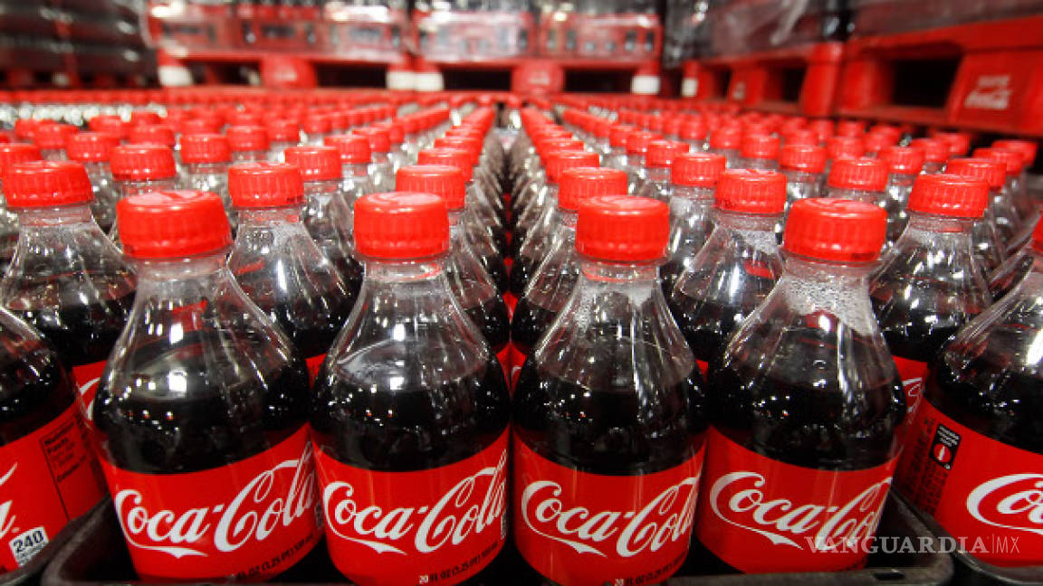 Coca Cola no quiere dejar de usar botellas de plástico
