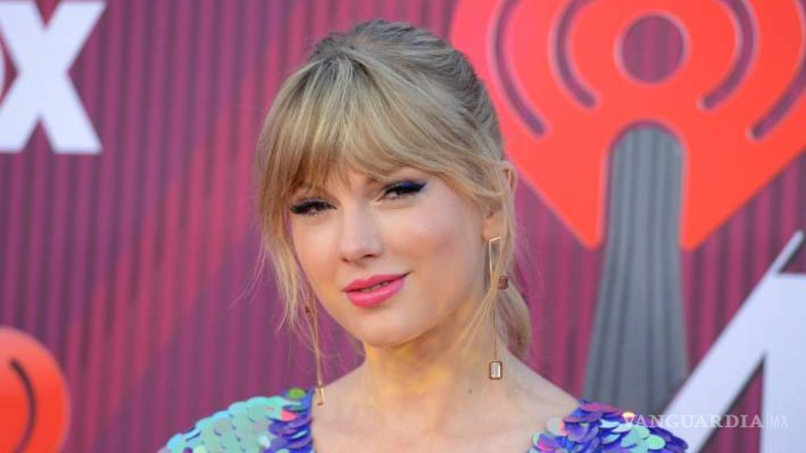 Taylor Swift presenta su nuevo sencillo 'Me!' durante el draft de la NFL