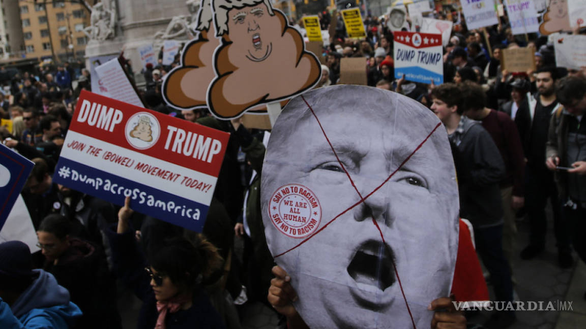 Miles marchan en contra de Donald Trump en Washington