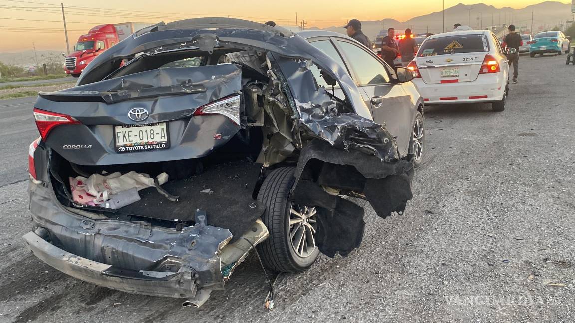 No guarda distancia y provoca choque múltiple en carretera Saltillo-Monterrey