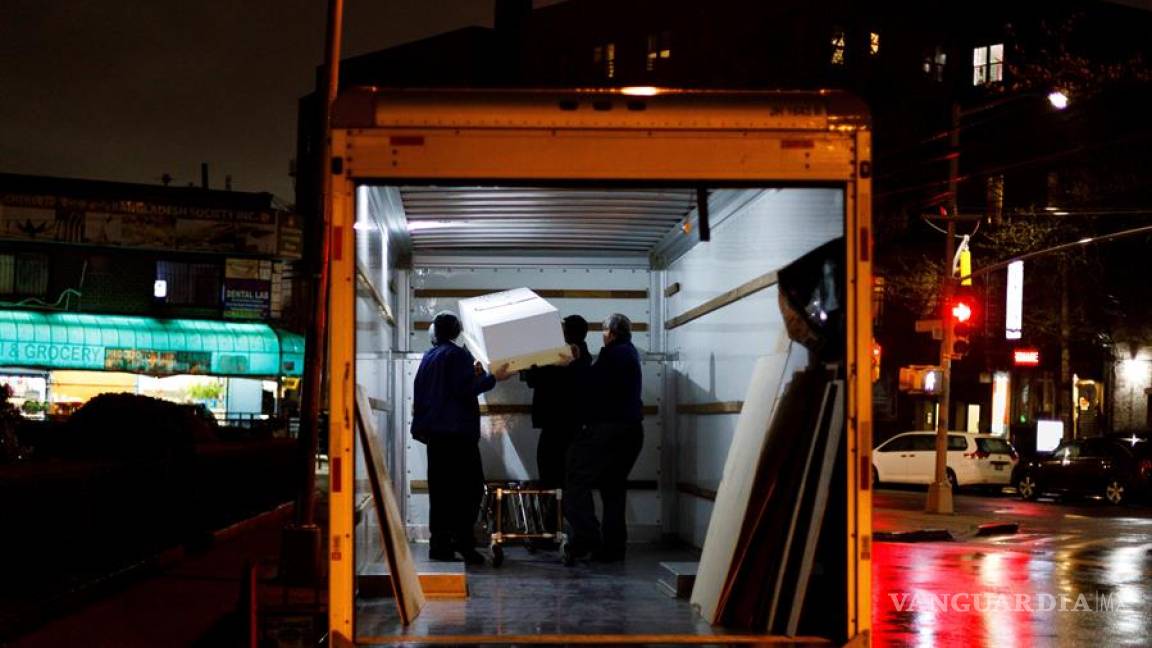 Demandadas 3 funerarias de Nueva York por el hallazgo de cuerpos en camiones
