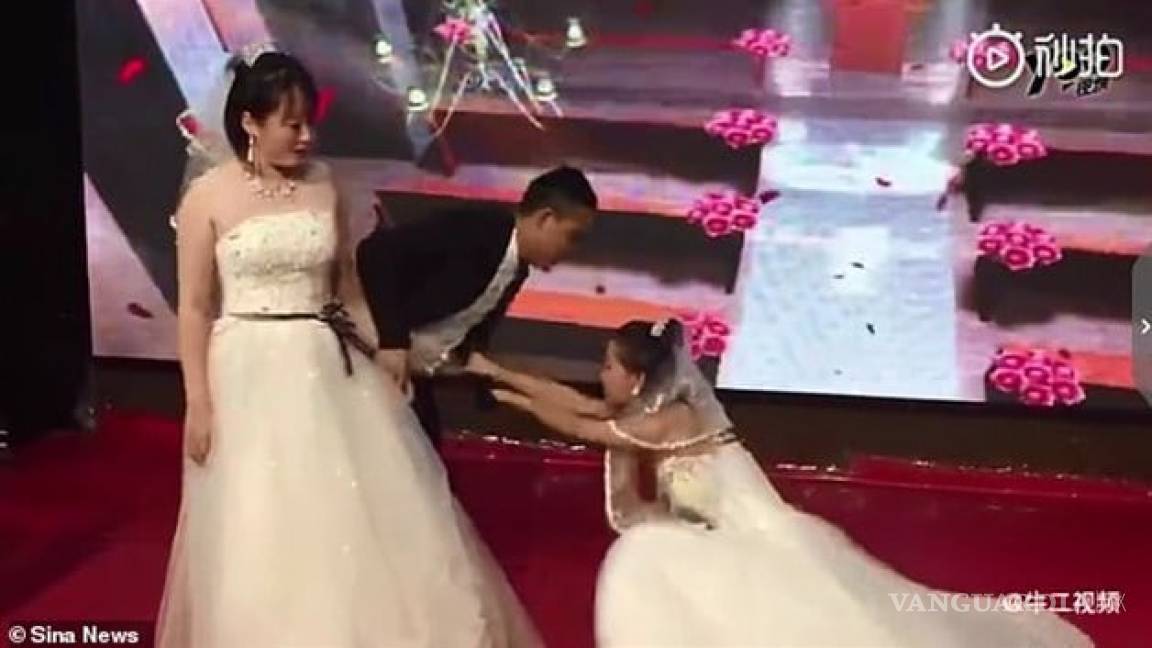 Se iba a casar y llega su ex vestida de novia en plena boda, pidiéndole perdón (video)