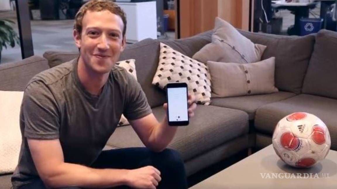 ¡Increible! Mark Zuckerberg vence a Neymar en 'dominadas' con el balón