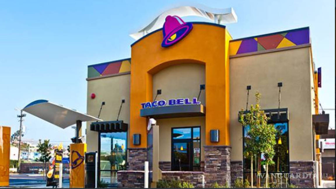 Taco Bell despide a empleada que rechazó a cliente porque no hablaba español