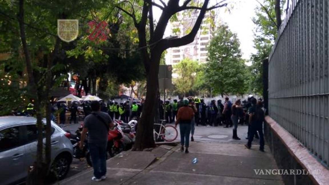 Reportan disturbios en la Glorieta de los Insurgentes tras protesta de la comunidad LGBT+