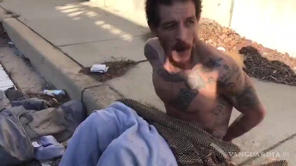 $!Dueño de los Mavericks ayuda a exjugador de la NBA que ahora es vagabundo