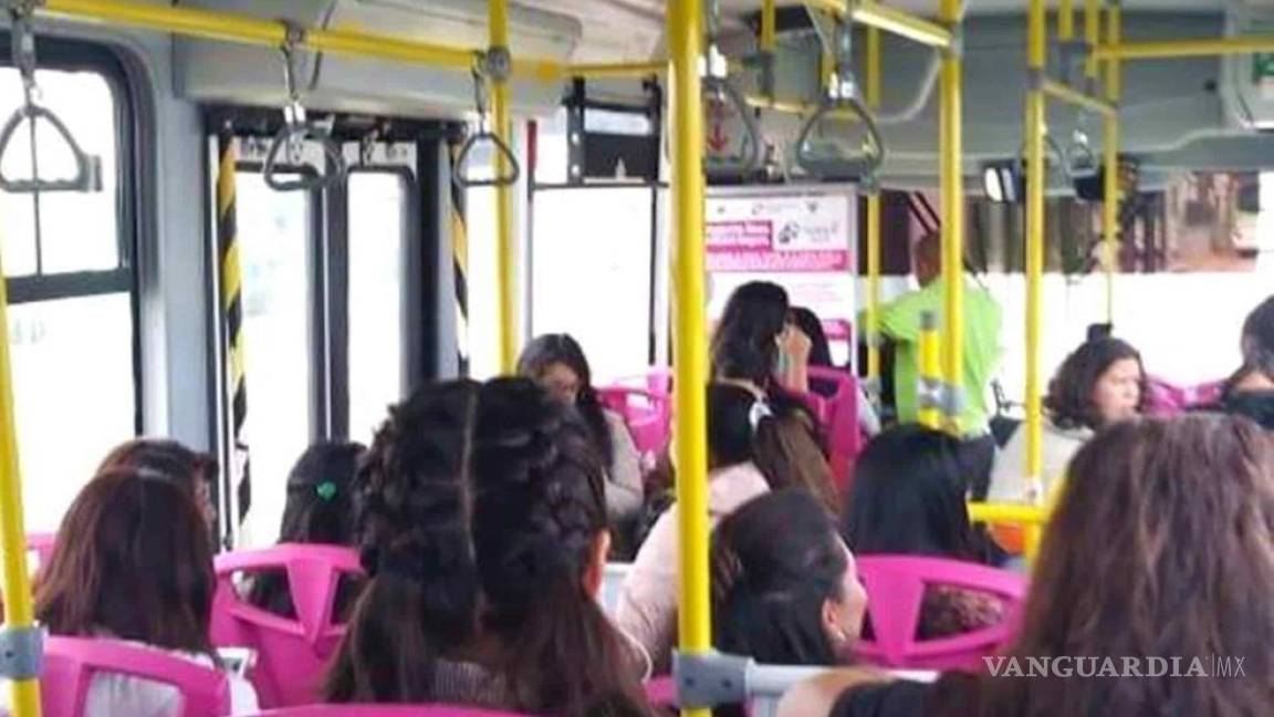 Pasajeras piden a trans bajar de autobús para mujeres, en Pachuca