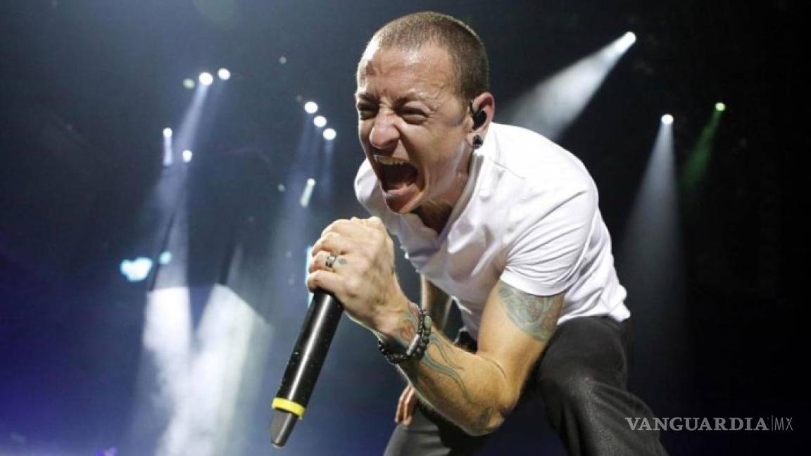 Despiden a Chester Bennington en funeral privado