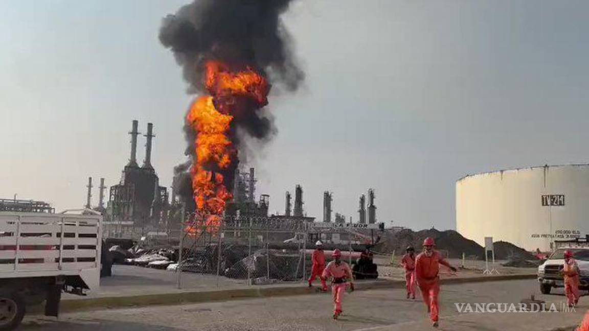 Se incendió refinería de Pemex en Salina Cruz; hubo que evacuar personal y pobladores