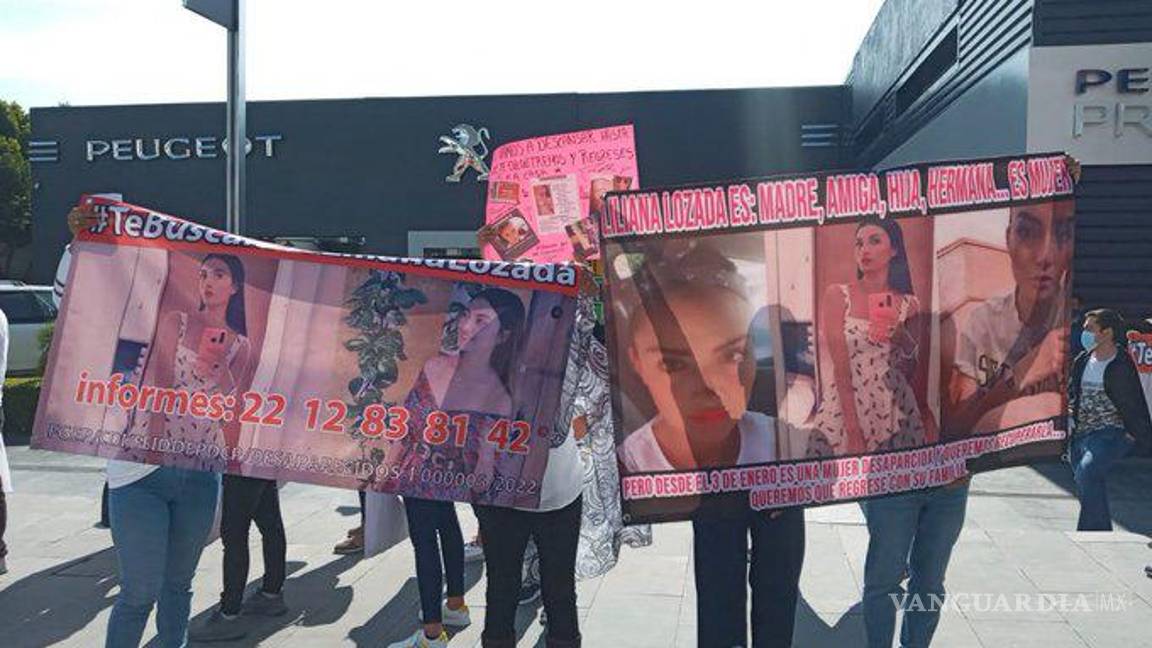 $!El sábado familiares y amigos de Liliana se manifestaron frente a la Fiscalía General de Puebla