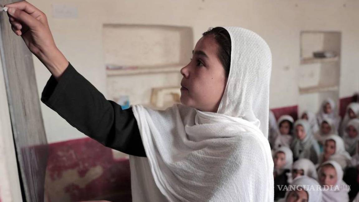 Envenenan a 77 niñas en Afganistán