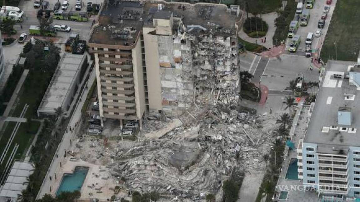 El impactante momento en que se derrumba un edificio en Miami; hay un muerto (video)