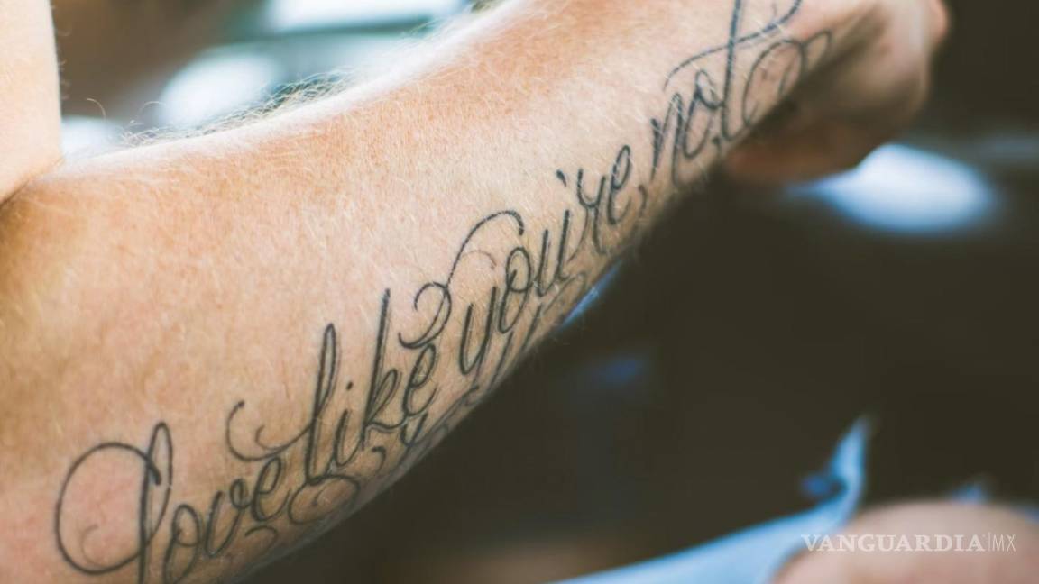 Revelan que tintas para tatuajes pueden contener sustancias cancerígenas