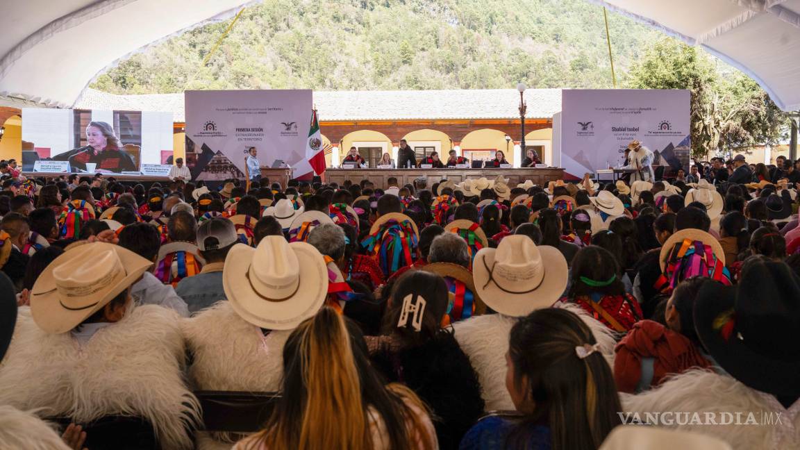$!Sesiona Suprema Corte frente a pobladores en Chiapas