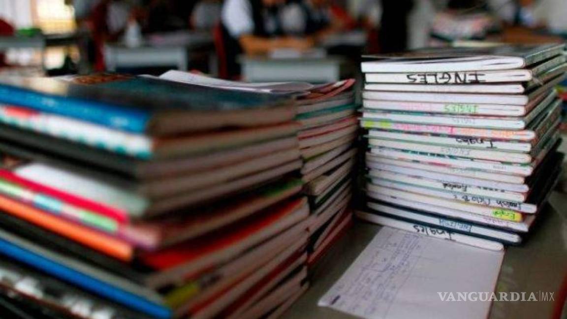 Dos empresas acusadas de fraude por venta de libros reciben 388 mdp en contratos
