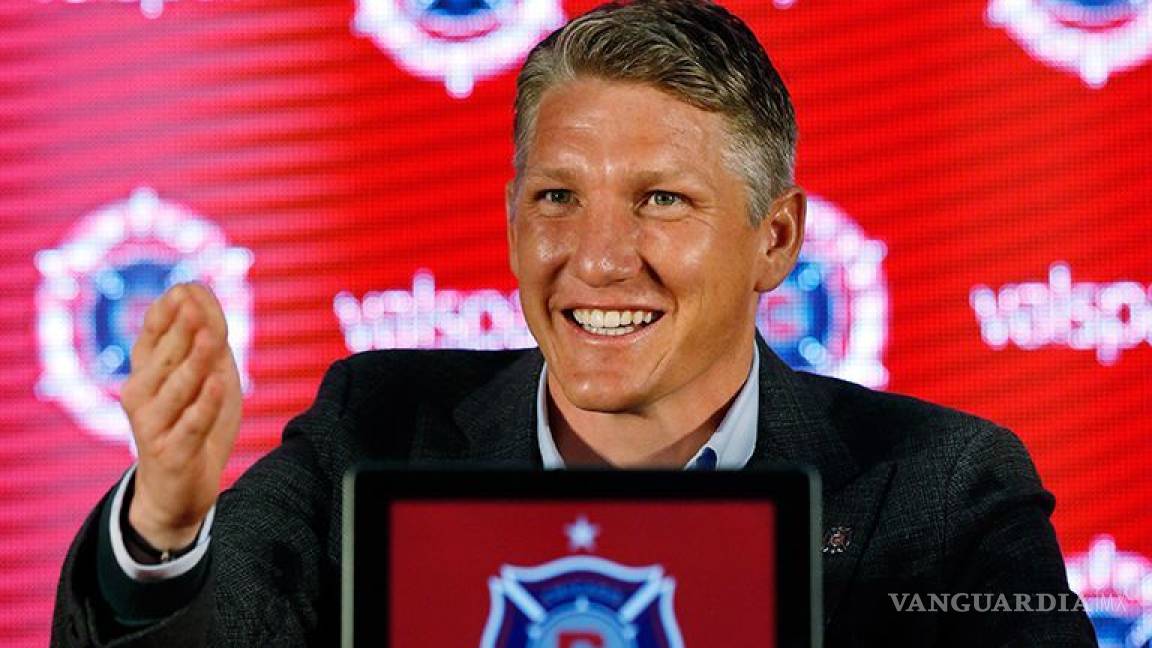 El 'epic fail' del periodista en rueda de prensa con Schweinsteiger