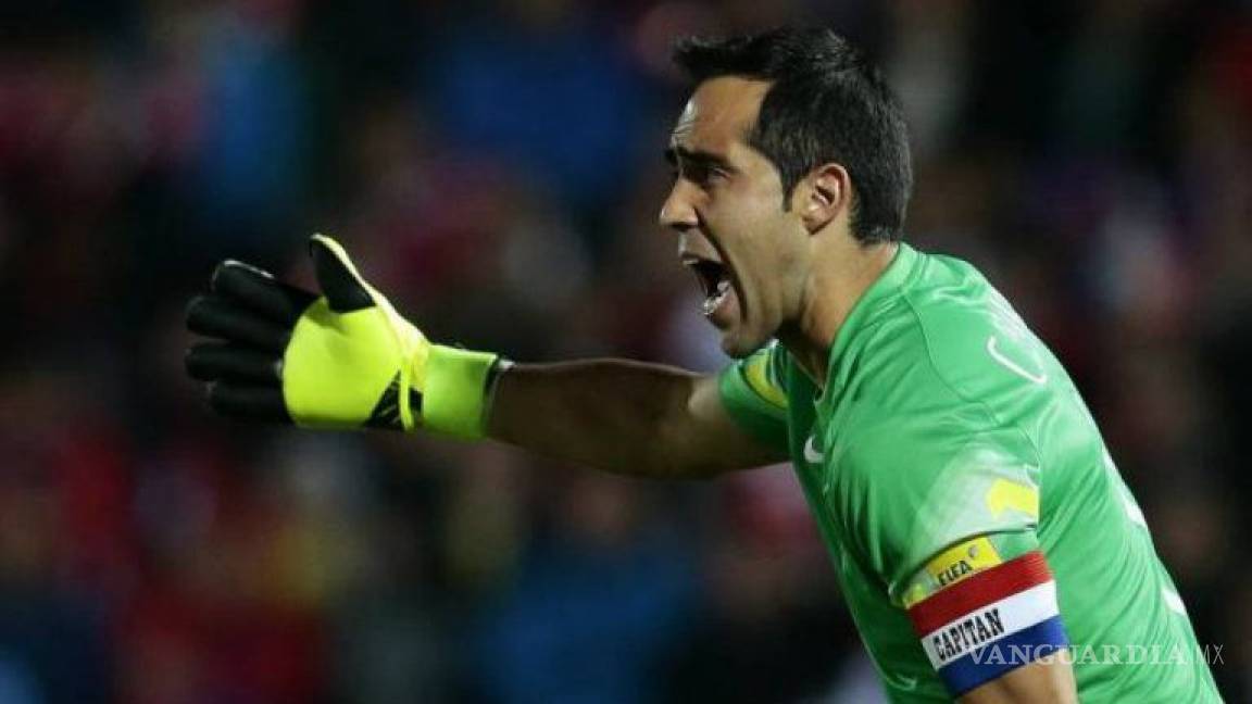 Jugadores chilenos excluyen a Claudio Bravo del Whatsapp