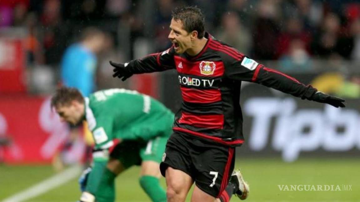 Da Chicharito triunfo al Bayer con doblete