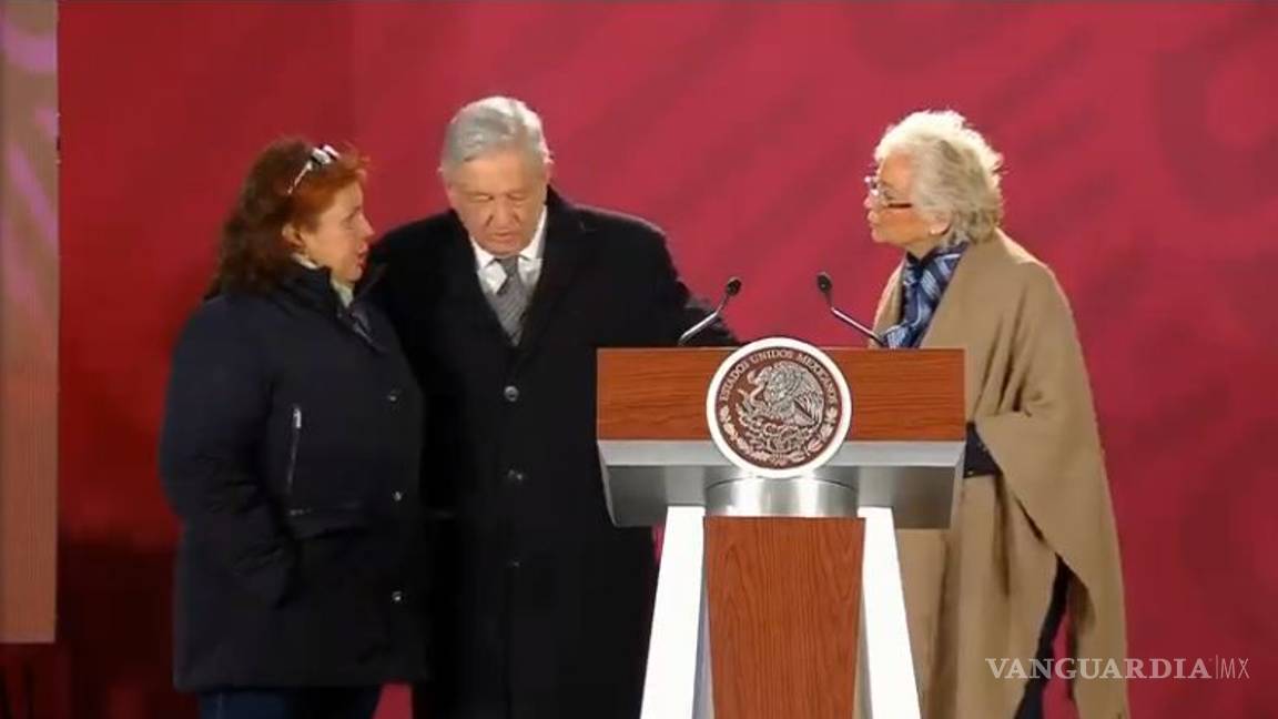 $!Viuda de Javier Valdez exige justicia frente a AMLO y pide se de con los responsables