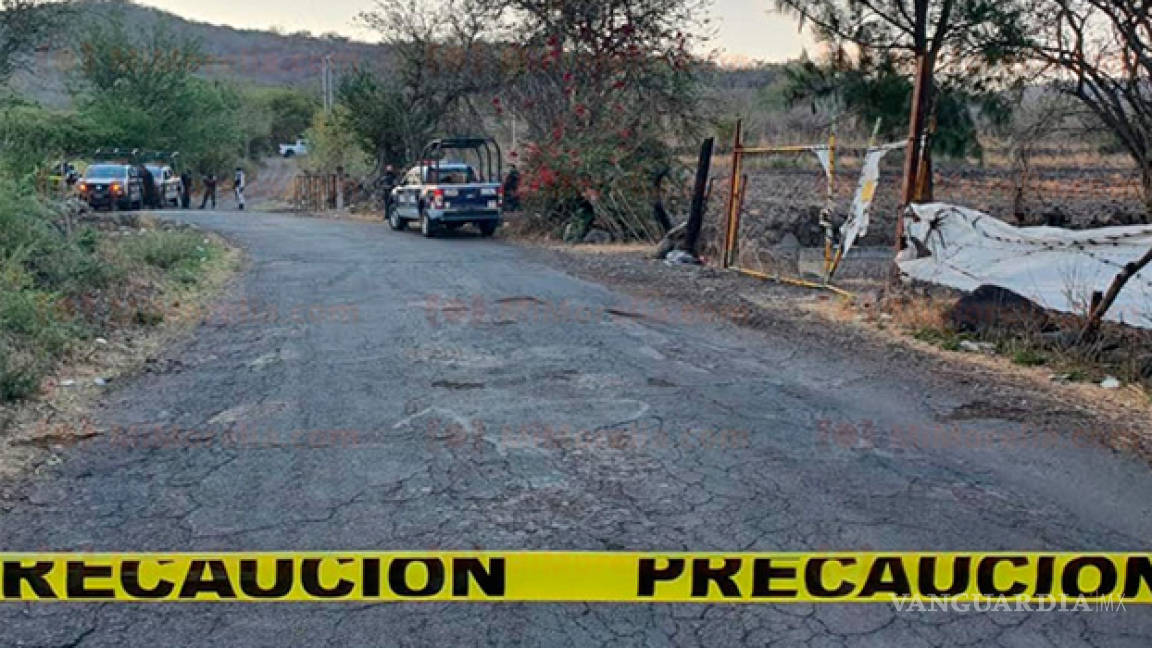 Asesinan a dos niñas en Michoacán, dejan sus cuerpos en la carretera