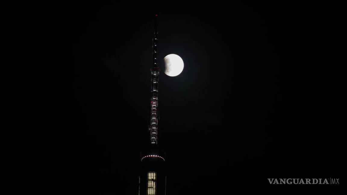 $!Las mejores fotos del eclipse total y la superluna de ayer