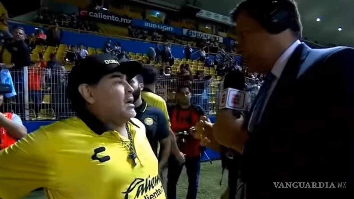 ‘Yo no vine de vacaciones’, le dice Maradona a un reportero de ESPN, antes de mandarlo sacar del estadio