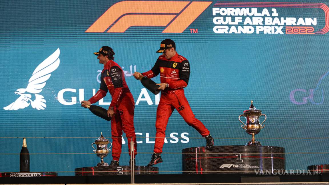 GP de Bahréin se viste de Ferrari; Charles Leclerc se corona y Carlos Sainz le sigue