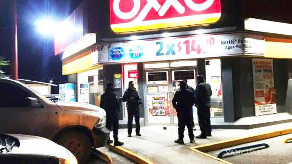 Roba en tienda de conveniencia en Saltillo, regresa y lo identifican, termina detenido