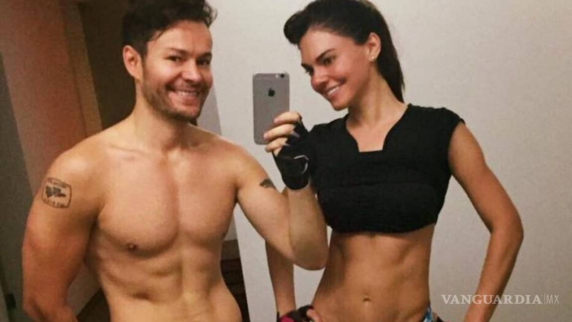 $!Actriz de televisa le cacha mensajes sexuales a su novio ¡con otro hombre!