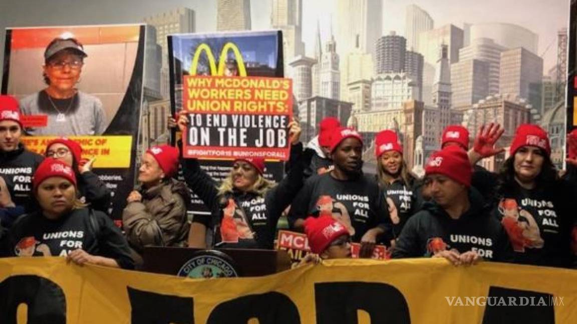 Protestan trabajadores de McDonalds en Chicago contra violencia que viven en tiendas