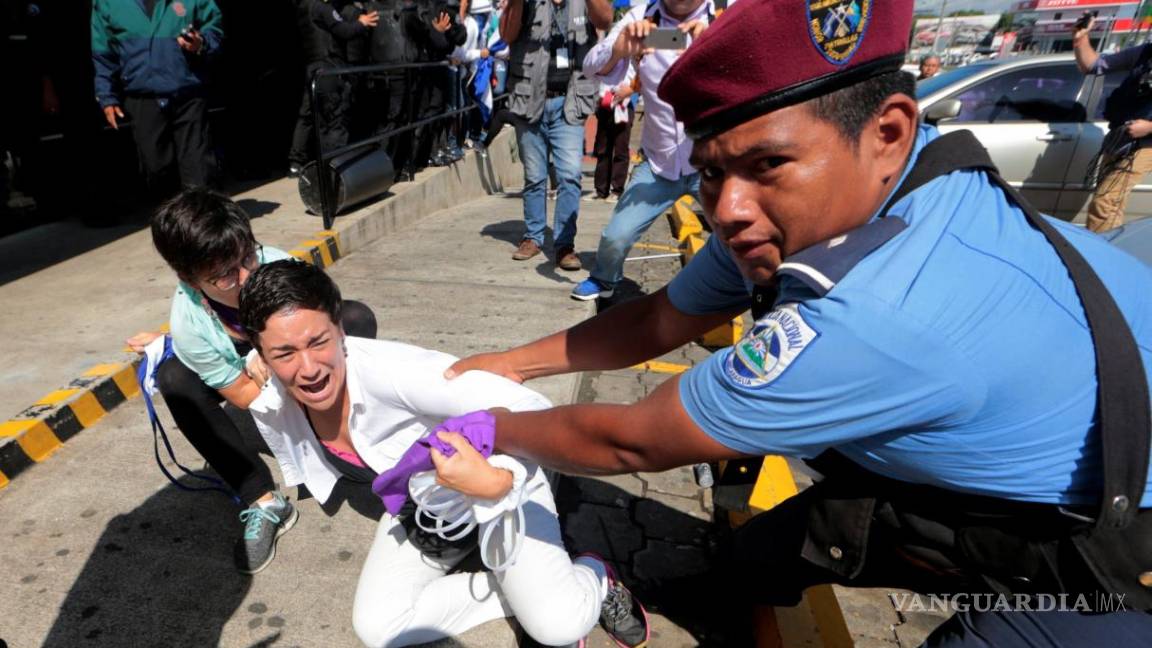 Gobierno de Nicaragua impide violentamente marcha opositora